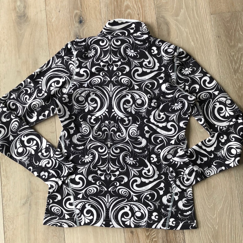 Athleta Black & White Patterned Pullover - Medium - image 4
